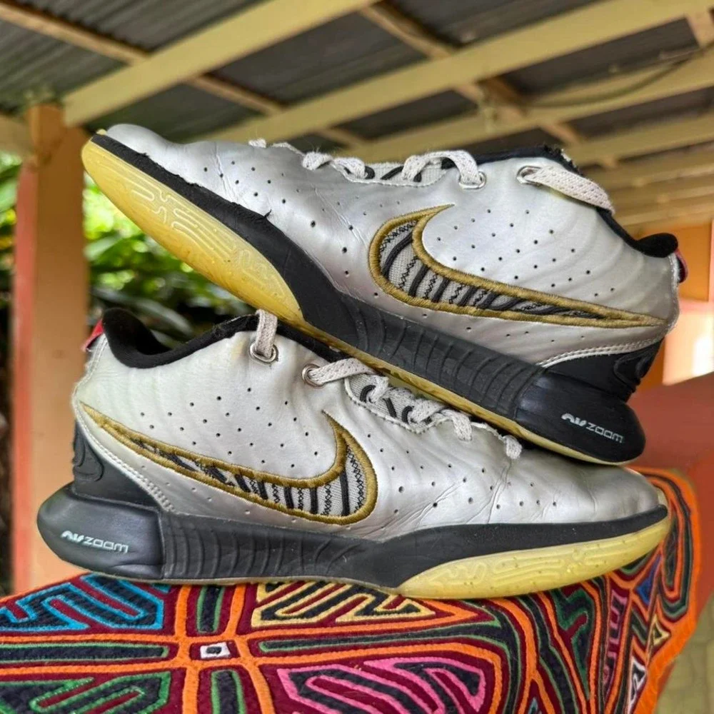 Nike LeBron‎ 21 GS Sneakers Mens 4.5Y Basketball Shoes Silver Gold FJ1530-001